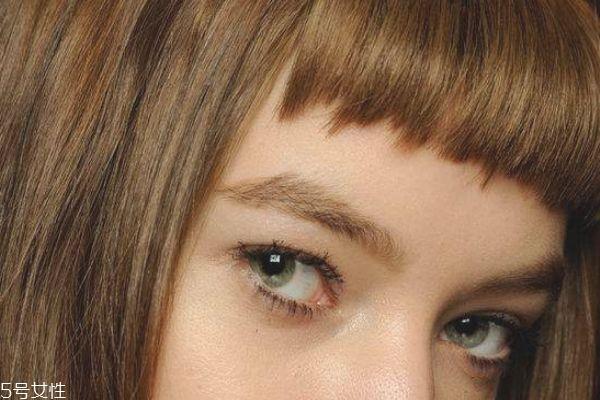 圆脸适合什么眉形 大圆脸适合什么眉毛