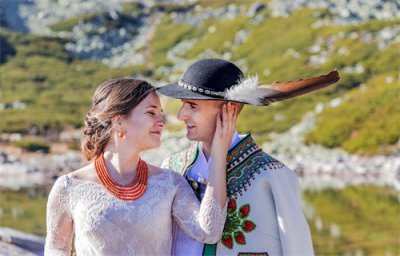 ​结婚二十年是什么婚纪念日 结婚二十年是什么婚纪念日祝福语