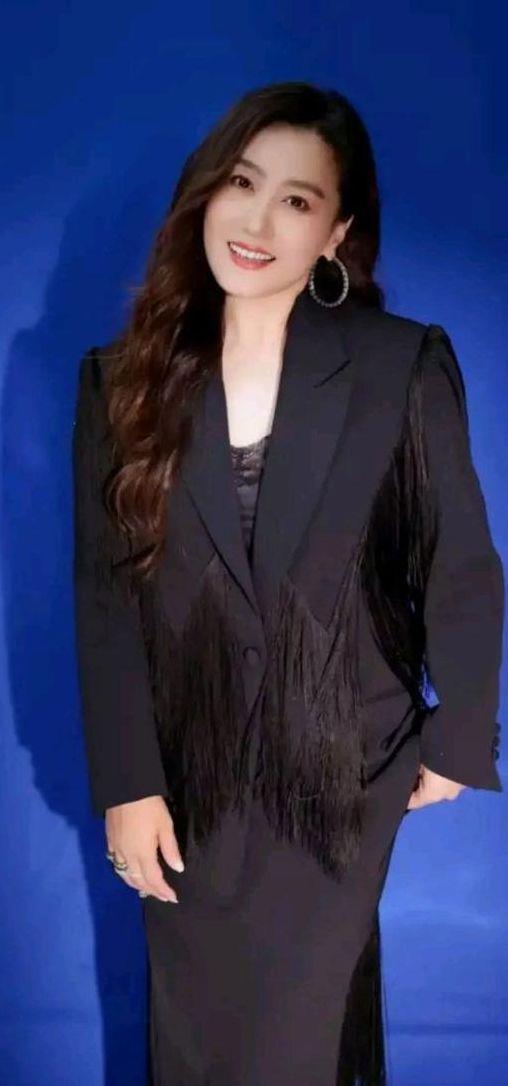 山西著名女歌手（山西著名女歌手谭晶）