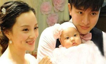 李小璐比贾乃亮大几岁（李小璐和贾乃亮大小几岁）