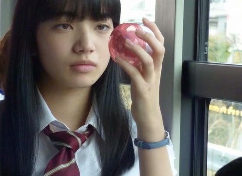 太轻易投入一段感情女生，感情中全身心投入的女人