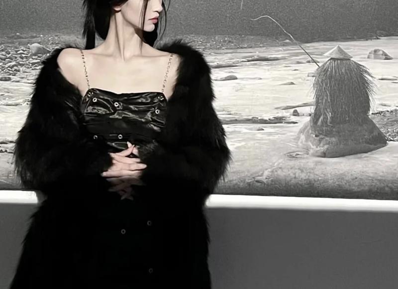 女子外出打工还债，老公和别的女人结婚，三个人住在同一屋檐下