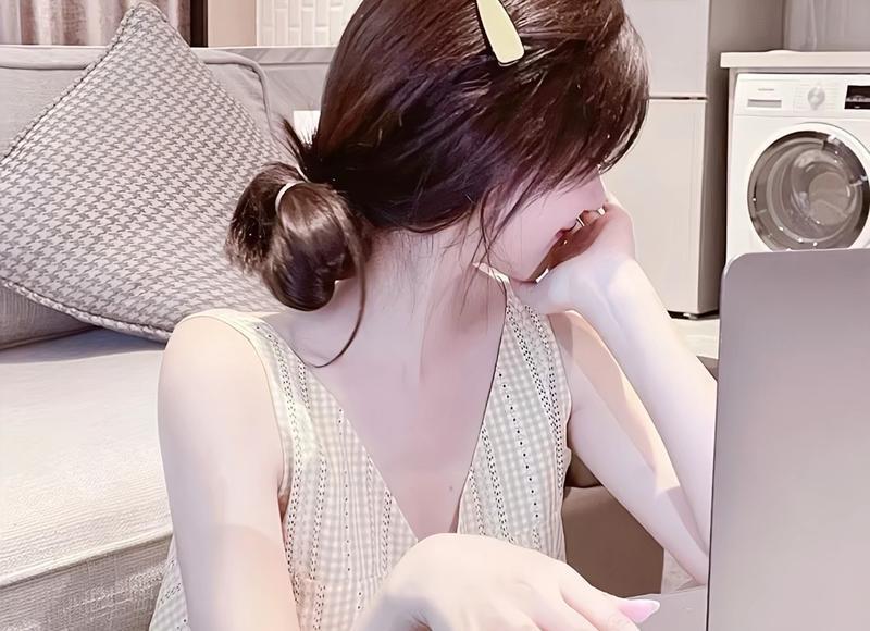 在感情中,真正厉害的女人,对待男人的态度只有2个字 在感情中,真正厉害的女人,对待男人的态度只有2个字