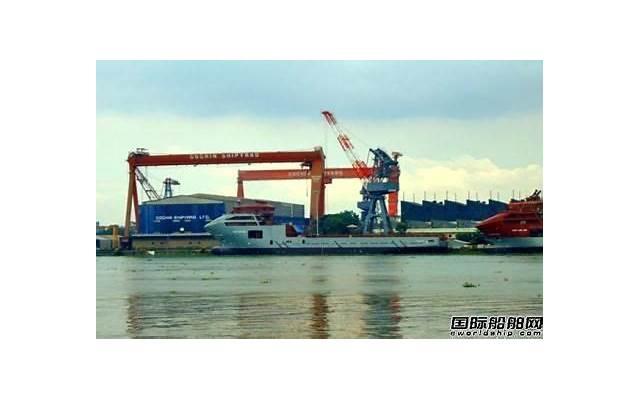 我嫁穷老公,父亲看不起,如今我们风光回娘家,父亲却赶我们走 我嫁穷老公,父亲看不起,如今我们风光回娘家,父亲却赶我们走