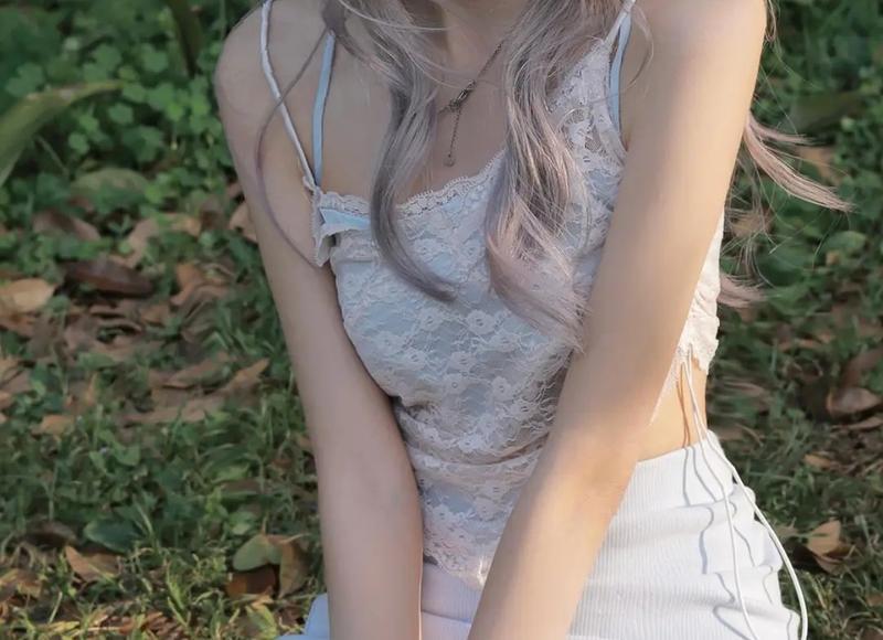  老公带着一个女孩，进了一家酒店