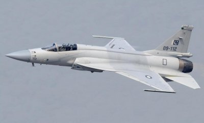 ​枭龙战斗机到底有多强？机动灵活，航电先进，轻型机的天花板！