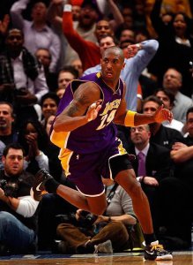 ​NBA巨星科比竟背叛过瓦妮莎，荣耀，成功，陨落 孰是孰非？