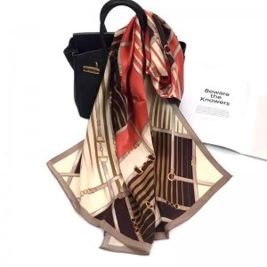 ​真丝围巾的正确洗涤方式4个步骤