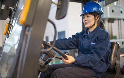 ​劳动者没钱就不该和用人单位打官司？那是你还远未走到绝路