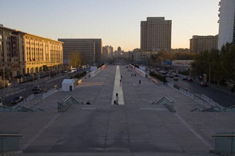 中华世纪坛，为迎接21世纪新千年而建的中国第一座世界艺术博物馆