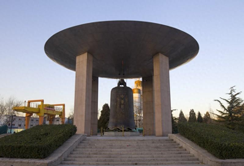 中华世纪坛，为迎接21世纪新千年而建的中国第一座世界艺术博物馆