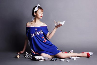 ​长相清纯、身材靓丽、肤白貌美，她就是美女篮球主播—徐小溢