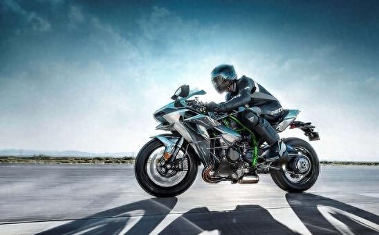 高清壁纸：川崎H2R和川崎H2，暴力美学！