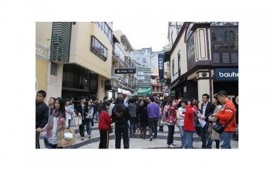 ​她提出离婚 老婆出轨我打她了