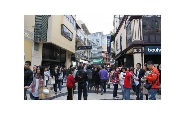 她提出离婚 老婆出轨我打她了 她提出离婚 老婆出轨我打她了