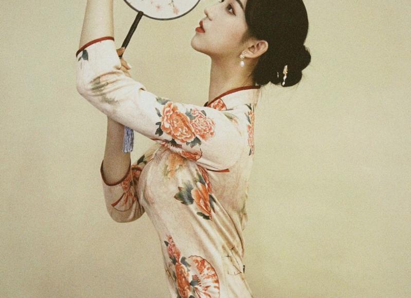  老婆频繁去参加同学聚会，原来她已经出轨了