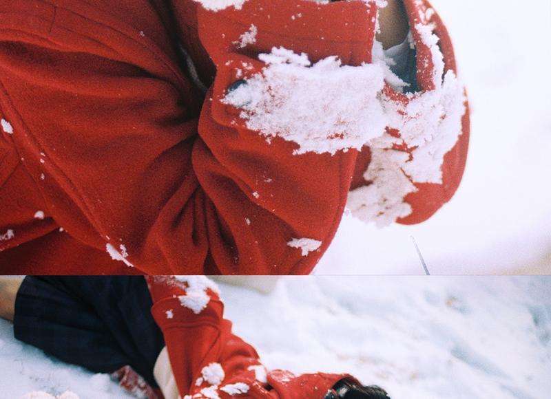 接吻伸舌头口水，为什么人接吻时要伸舌头