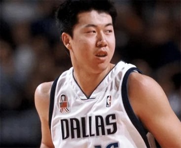 ​王治郅90后妻子：北大研究生毕业，嫁大13岁丈夫很幸福