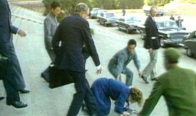 ​香港回归谈判，英国为何不敢对华动武，只能乖乖将其归还？