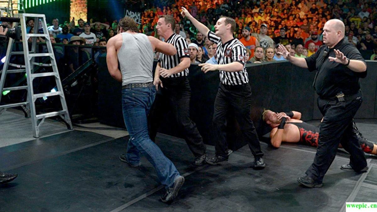 WWE的值得当兄弟的疯小子-迪安·安布罗斯