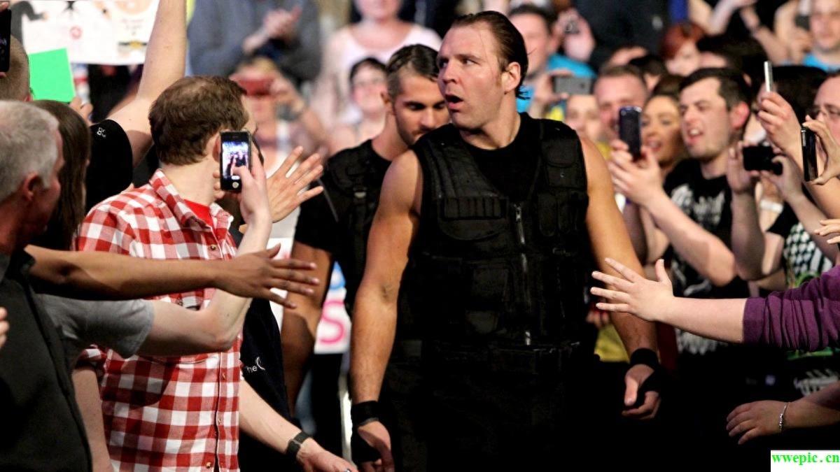 WWE的值得当兄弟的疯小子-迪安·安布罗斯