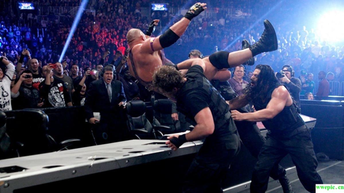 WWE的值得当兄弟的疯小子-迪安·安布罗斯