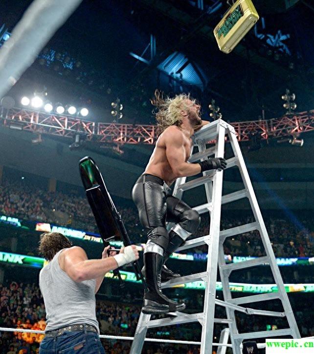 WWE的值得当兄弟的疯小子-迪安·安布罗斯