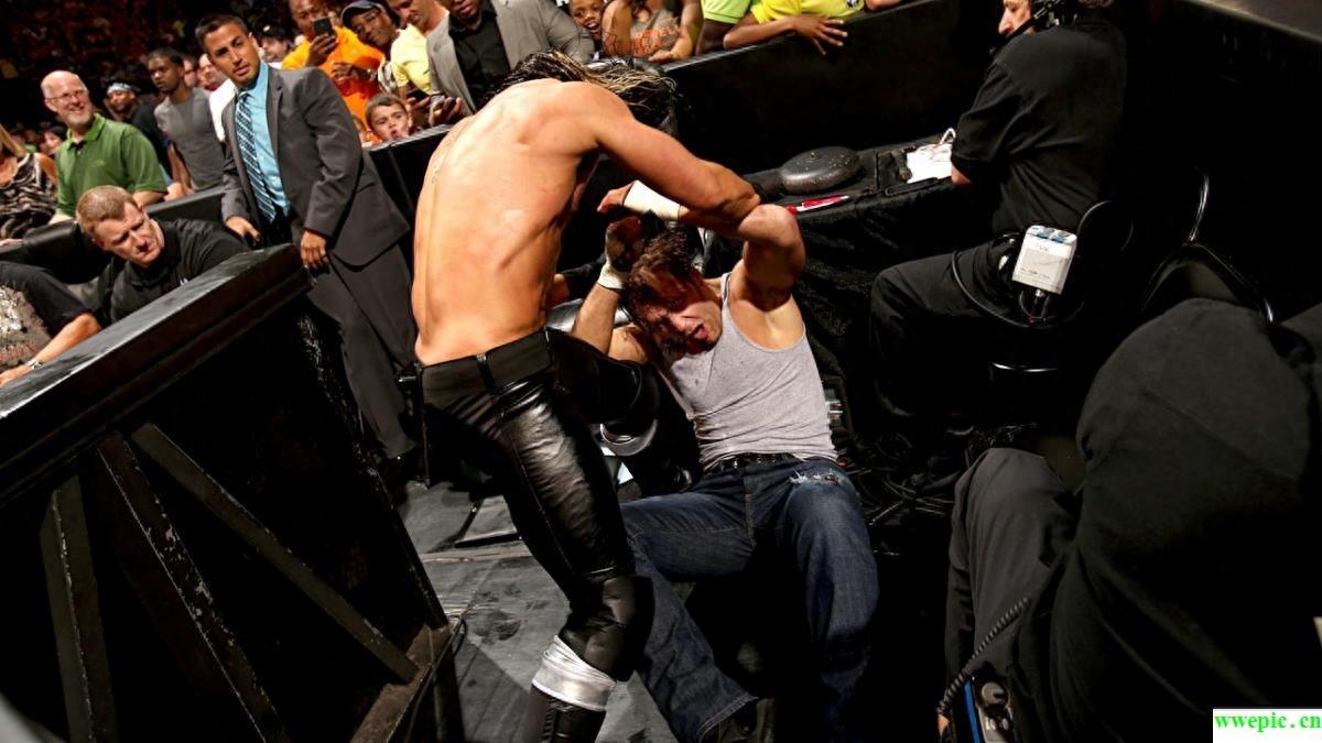 WWE的值得当兄弟的疯小子-迪安·安布罗斯