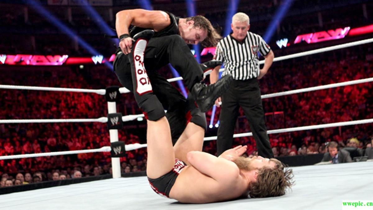 WWE的值得当兄弟的疯小子-迪安·安布罗斯