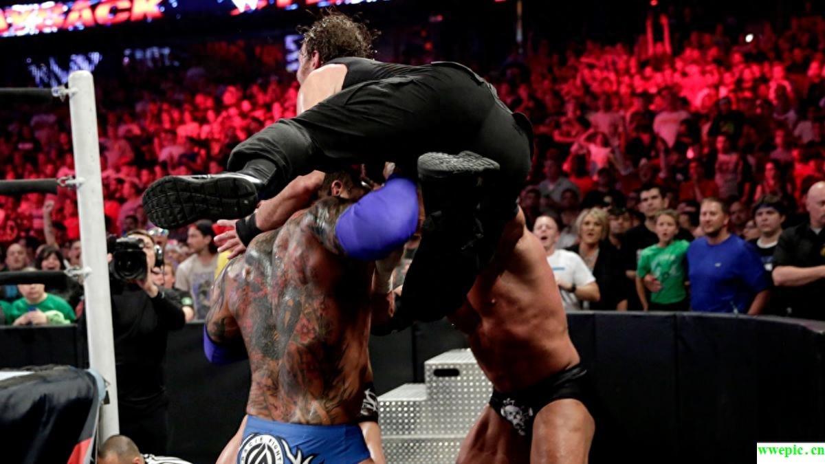 WWE的值得当兄弟的疯小子-迪安·安布罗斯