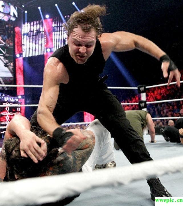 WWE的值得当兄弟的疯小子-迪安·安布罗斯