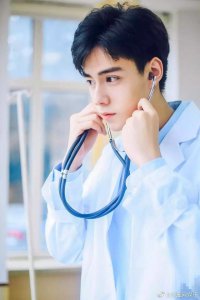 ​安利一播必上热搜的快本 安利胡一天小哥哥