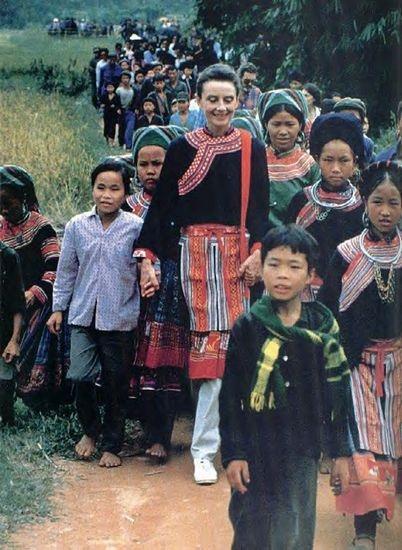 老照片：奥黛丽·赫本的晚年，把慈爱献给了贫困地区的儿童