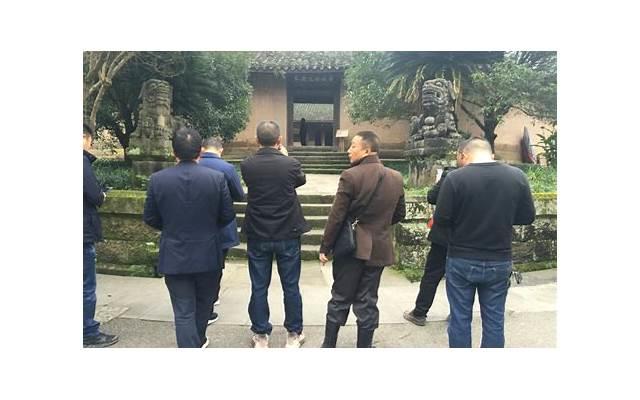 四川一女子和相亲男生去郊游，返程路上车坏了，男生：电车修不好