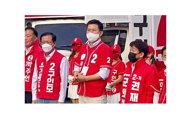 离婚半年了还是不是可以起诉分财产