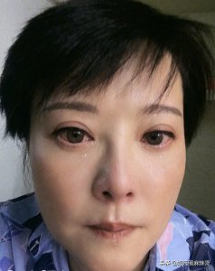 ​女星袁立怎么了？晒出受委屈哭得梨花带雨的照片，网友为她担忧