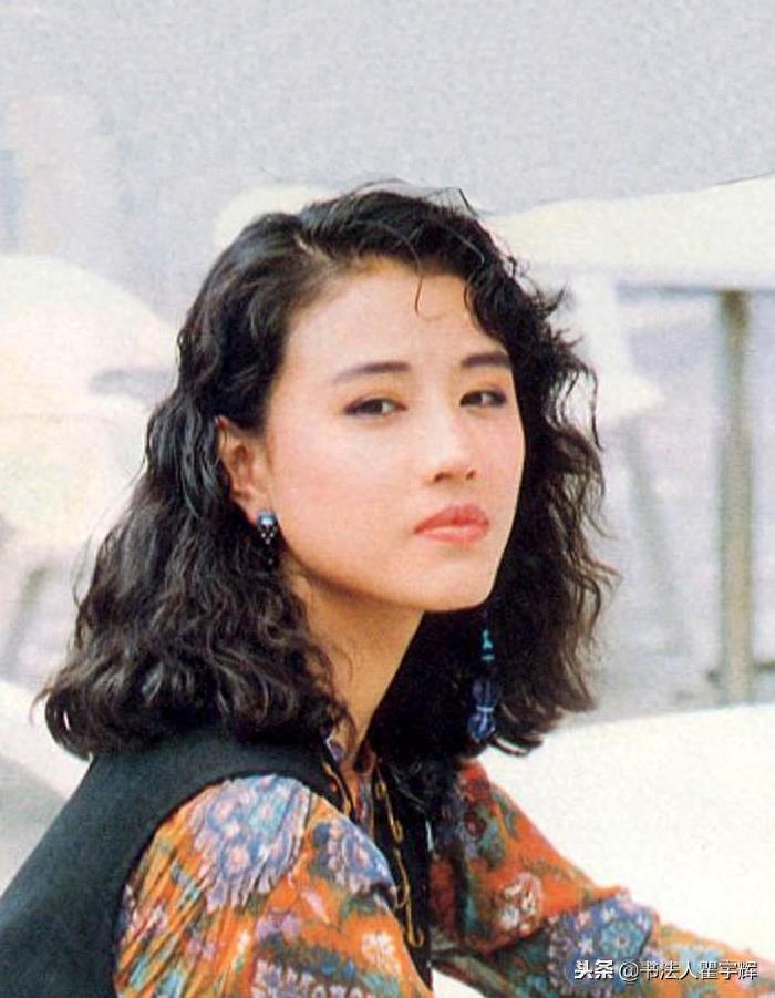 周海媚，12张年轻时的老照片，举手投足之间尽显十足的女人味