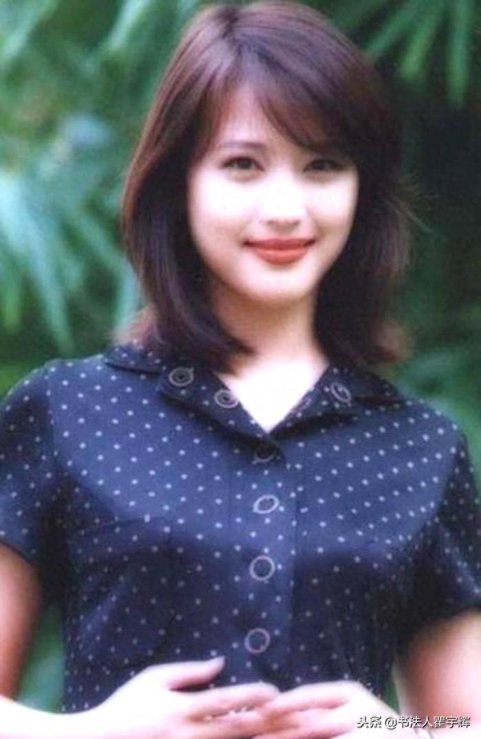 周海媚，12张年轻时的老照片，举手投足之间尽显十足的女人味