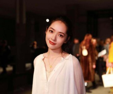 ​郭碧婷两个妹妹近照首曝光，两人和姐姐颜值相差甚远