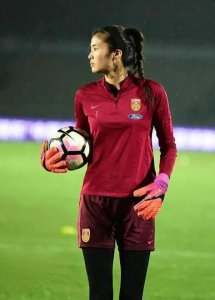 ​足以惊艳亚洲足坛的中国美女守门员一一赵丽娜