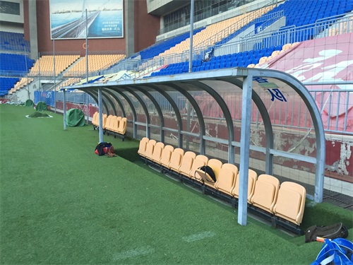 走进天津团泊足球场内场，感受专业球场氛围