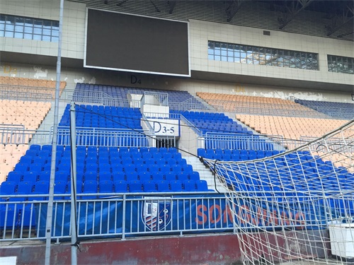 走进天津团泊足球场内场，感受专业球场氛围