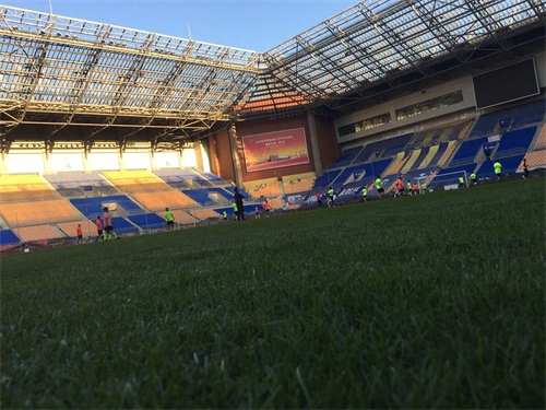 走进天津团泊足球场内场，感受专业球场氛围