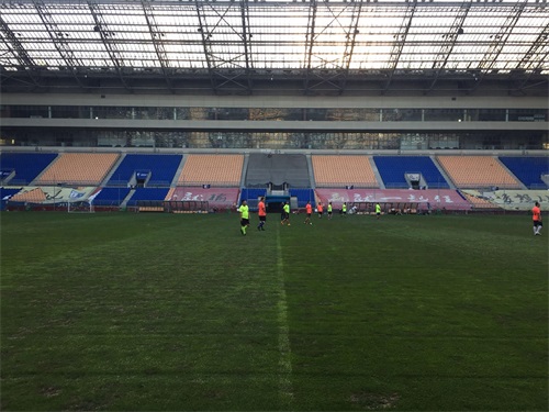 走进天津团泊足球场内场，感受专业球场氛围