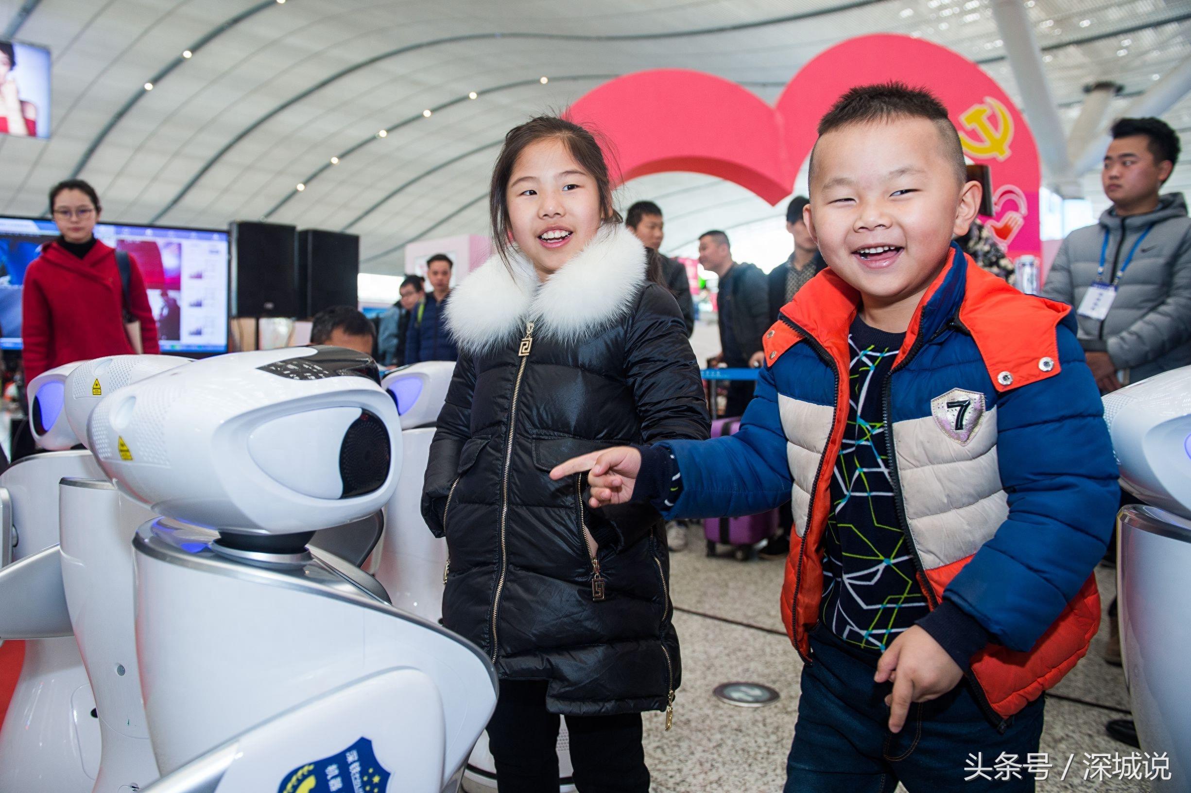 深圳北站机器人警察编队今上线！除了服务旅客，它还会“抓坏蛋”