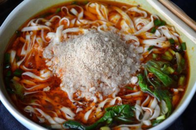 ​渣渣面，它可不是担担面或者一般的臊子面哦