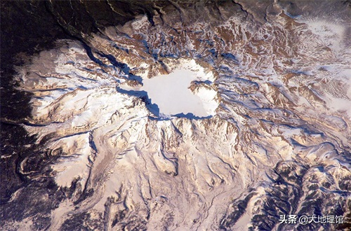 高清3D地图,俯瞰美丽的长白山天池