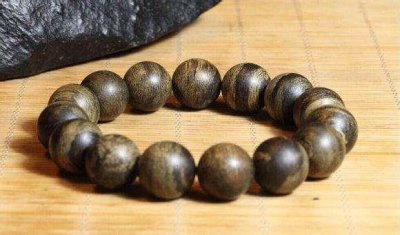 ​沉香盘玩应追求什么样的效果？