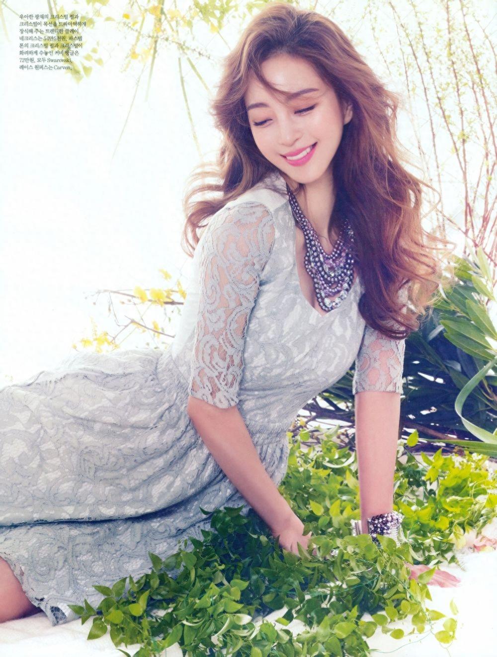 韩国美女明星韩艺瑟