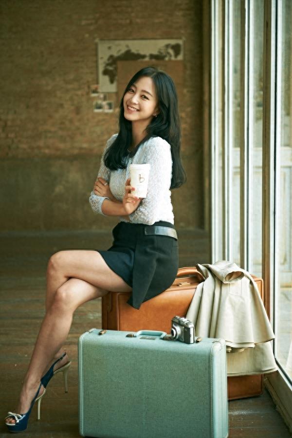 韩国美女明星韩艺瑟